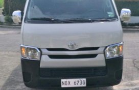 Selling White Toyota Hiace 2017 in Manila