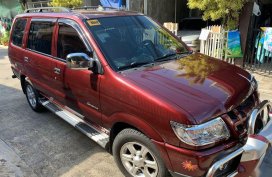 Sell Red 2013 Isuzu Crosswind in Pavia