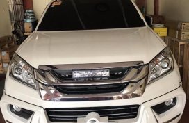 White Isuzu Mu-X 2014 for sale in Quezon City