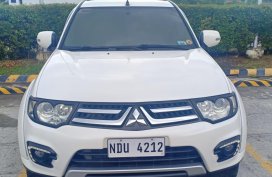 White Mitsubishi Montero Sport 2015 model