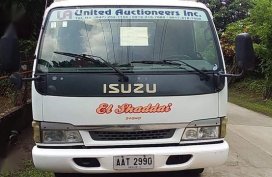 Sell White 2003 Isuzu Elf in Padre Garcia