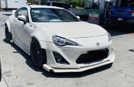 Sell Pearl White 2013 Toyota 86 in Muntinlupa