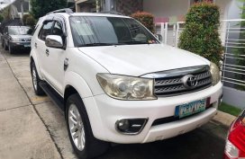 Selling White Toyota Fortuner 2009 in Laguna