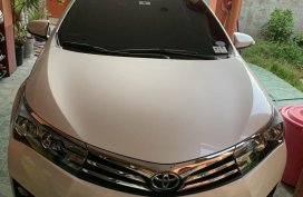 Sell Pearl White 2016 Toyota Corolla Altis in Cebu City
