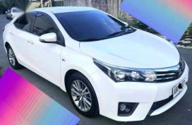 Sell Pearl White 2015 Toyota Corolla Altis in Manila