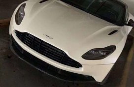 Selling White Aston Martin DB11 2018 in Makati