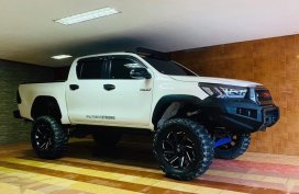 White Toyota Hilux 2009 for sale in Zamboanga