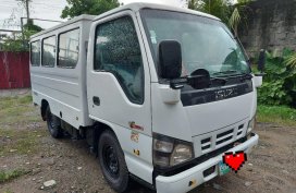 Selling White Isuzu NHR 2007 in Valenzuela