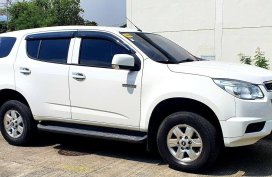 Selling White Chevrolet Trailblazer 2014 in Rizal