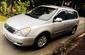 Selling Silver Kia Carnival 2012 in Quezon City