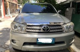Silver Toyota Fortuner 2009 for sale in Manila