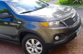 Sell Silver 2010 Kia Sorento in Manila