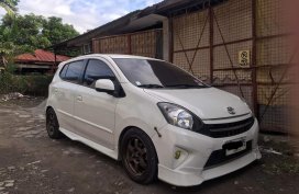 Selling White Toyota Wigo 2014 in Santa Rosa