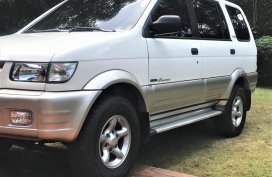White Isuzu Crosswind 2002 for sale in Quezon City