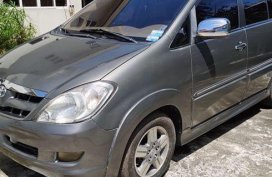 Selling Grey Toyota Innova 2006 in Minglanilla