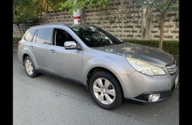 Selling Silver Subaru Outback 3.6R 2011 in Mandaluyong