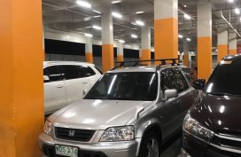 Silver Honda Cr-V 1998 for sale in Manila