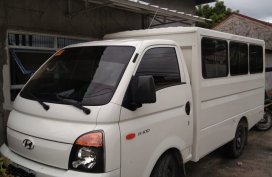 Hyundai H100 2.5CRDi Shuttle Body with Dual Aircon M/T