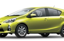 Toyota Prius C Yellow Mica Metallic