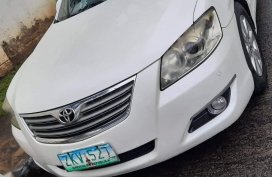 Sell White 2009 Toyota Camry in Makati