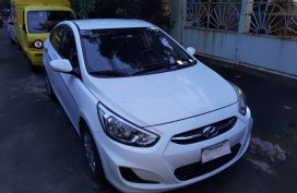 Selling White Hyundai Accent 2004 in Manila