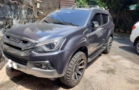 Grey Isuzu Mu-X 2018 for sale in Manila