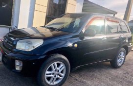 Selling Black Toyota Rav4 2003 in Limay