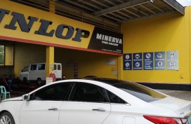 Selling White Hyundai Sonata 2010 in Cavite