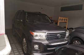 Selling Grey Toyota Land Cruiser 2014 in Makati