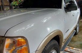 White Ford Explorer 2006 for sale in Quezon