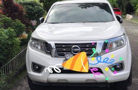 Selling White Nissan Navara Calibre 2015 in Binan