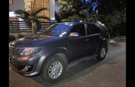 Selling Silver Toyota Fortuner 2012 in Taguig