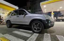 Selling Brightsilver Honda CR-V 2002 in Quezon