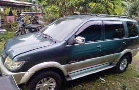 Green Isuzu Crosswind 2008 for sale in Tuy