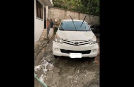 White Toyota Avanza 2014 for sale in Valenzuela