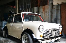 Selling Pearlwhite Mini Cooper 1973 in Quezon
