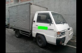 Selling White Mitsubishi L300 1996 in San Juan