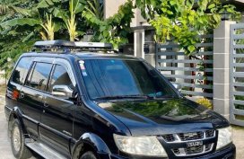 Selling Black Isuzu Crosswind 2006 in Bacolod
