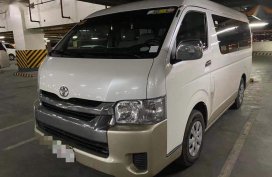Selling White Toyota Hiace 2018 in Manila