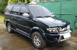 Green Isuzu Crosswind 2016 for sale in Cebu
