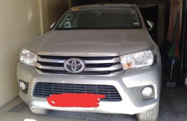 Selling Silver Toyota Hilux 2017 in Cabuyao