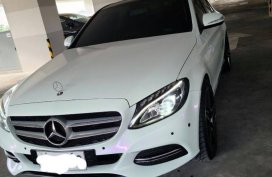 Selling Pearlwhite Mercedes-Benz C200 2015 in Quezon