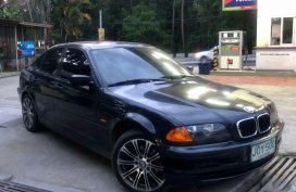 Selling Black BMW 316i 2000 in Lipa