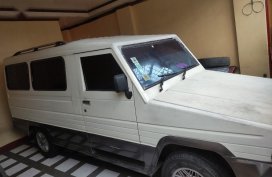 Selling White Toyota Tamaraw 2000 in Quezon