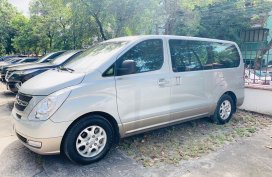 Selling Brightsilver Hyundai Grand Starex 2014 in Muntinlupa