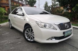 Selling White Toyota Camry 2012 in Manila
