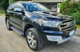 Selling Black Ford Everest 2016 in Alicia