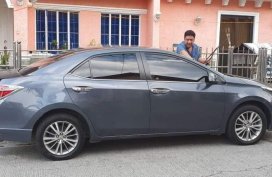 Selling Blue Toyota Corolla Altis 2014 in Manila