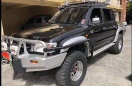 Toyota Hilux 2.8L Dsl 4x4 SR5 Manual 2004