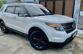 Selling Pearlwhite Ford Explorer 2012 in Malolos
